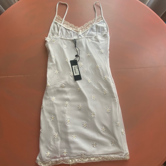 NEW WITH TAGS MOTEL DAISY DRESS🌼 Size Small - Picture 7 of 8